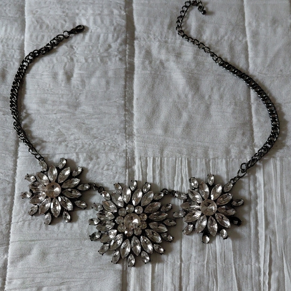 Elegant Rhinestone Silver Floral Necklace